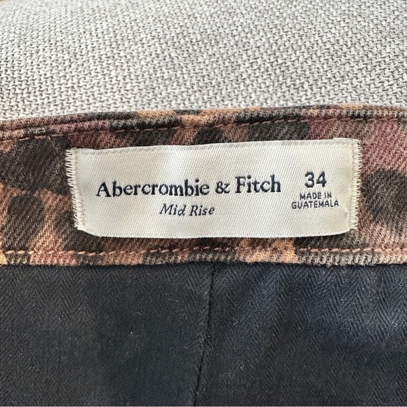 Abercrombie & Fitch Mid Rise Denim Mini Skort in Leopard Print - Picture 8 of 12